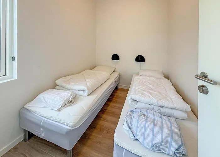 Awesome In With Indoor Swimming Pool 아파트 *